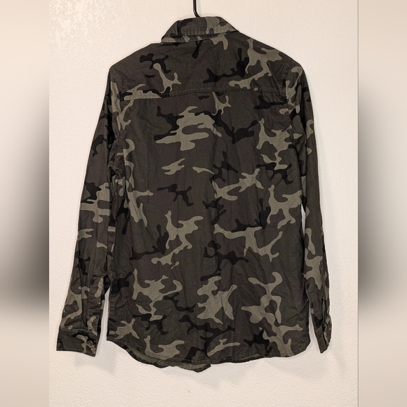 Forever 21 Camouflage Button-Up Shirt with Patches - Picture 2 of 7
